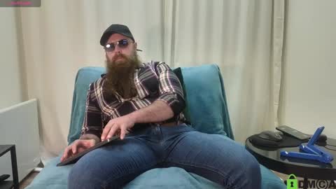 Snapshot of meaty_roll chatting on 01/10/25, 02:46 Meaty Roll online show from 01/10/25, 02:46