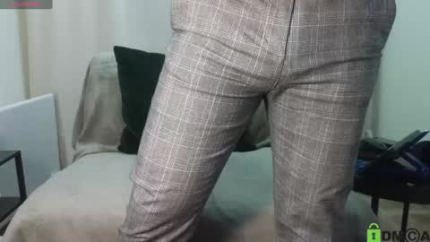 Snapshot of meaty_roll chatting on 02/08/25, 11:44 Meaty Roll online show from 02/08/25, 11:44