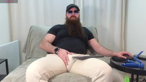 Snapshot of meaty_roll chatting on 02/19/25, 09:17 Meaty Roll online show from 02/19/25, 09:17