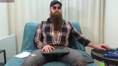 Snapshot of meaty_roll chatting on 02/21/25, 09:13 Meaty Roll online show from 02/21/25, 09:13