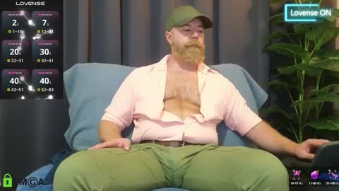 Snapshot of meaty_roll chatting on 09/30/25, 05:07 Meaty Roll online show from 09/30/25, 05:07