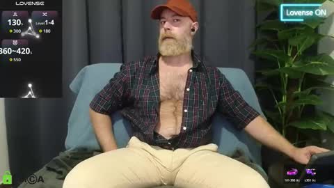 Snapshot of meaty_roll chatting on 10/26/25, 06:03 Meaty Roll online show from 10/26/25, 06:03