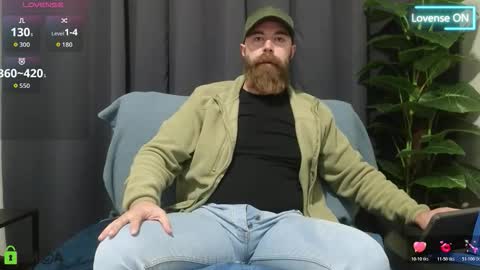 Snapshot of meaty_roll chatting on 11/21/25, 07:18 Meaty Roll online show from 11/21/25, 07:18