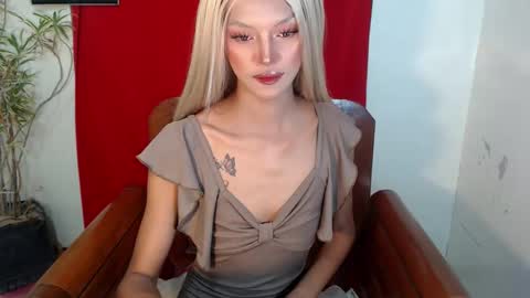 Snapshot of meaxox1 chatting on 01/14/26, 02:28 mea online show from 01/14/26, 02:28