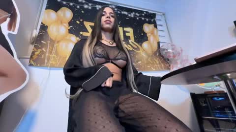 Snapshot of meclarityxxx chatting on 11/18/25, 07:40 online show from 11/18/25, 07:40