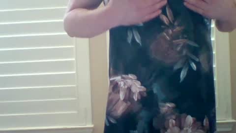 Snapshot of meddib1 chatting on 10/11/25, 07:45 Dave 63 online show from 10/11/25, 07:45