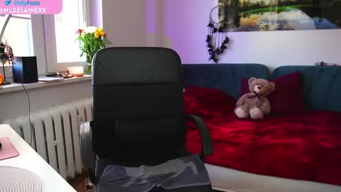 Milena online show from 03/06/25, 12:09