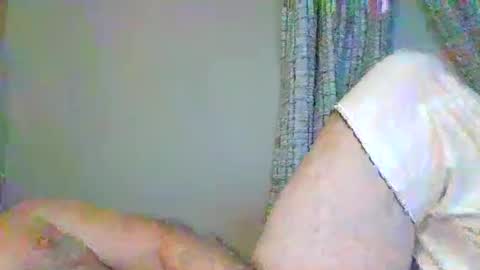 Snapshot of medic243 chatting on 01/21/25, 03:26 Medicineman online show from 01/21/25, 03:26