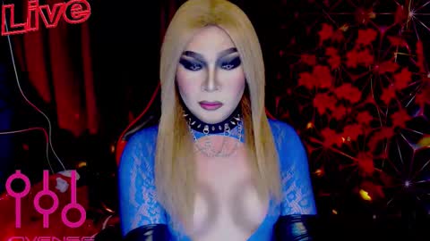 Snapshot of medusaprey chatting on 10/31/25, 03:13 THE QUEEN ALPHA   Queen Medusa Prey online show from 10/31/25, 03:13