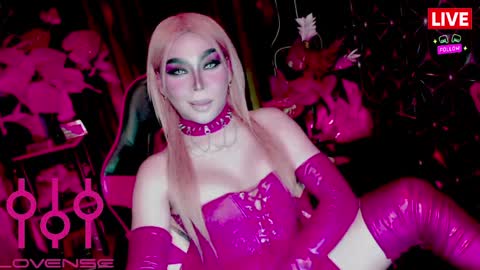 THE QUEEN ALPHA   Queen Medusa Prey online show from 03/27/26, 11:15