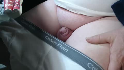 Snapshot of mee9090e900 chatting on 09/25/25, 11:03 mee9090e900 online show from 09/25/25, 11:03