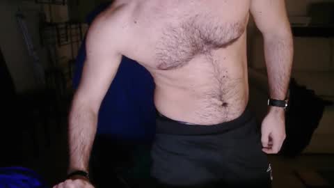 Snapshot of mee_xxx chatting on 12/21/25, 08:27 sexyjerk online show from 12/21/25, 08:27