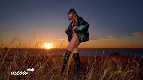 Snapshot of meeeeeow08 chatting on 09/15/25, 01:16 Sweet Meow nonude online show from 09/15/25, 01:16