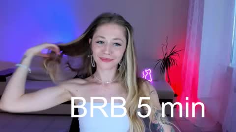 Snapshot of meeeeeow08 chatting on 11/24/25, 01:49 Sweet Meow nonude online show from 11/24/25, 01:49