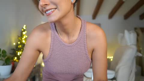 Snapshot of meegan1 chatting on 12/20/24, 05:18 Andrea online show from 12/20/24, 05:18