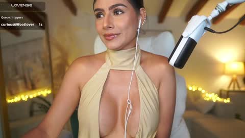 Snapshot of meegan1 chatting on 02/01/25, 12:37 Andrea online show from 02/01/25, 12:37