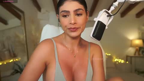 Snapshot of meegan1 chatting on 03/02/25, 02:19 Andrea online show from 03/02/25, 02:19