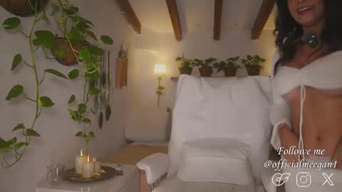 Andrea  online show from 03/25/26, 12:00