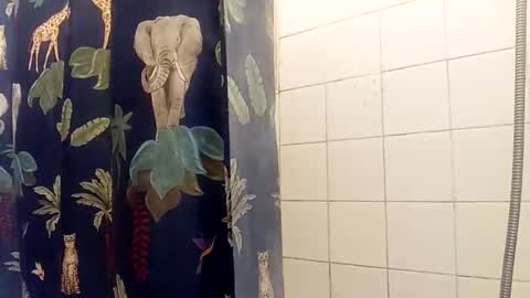 Snapshot of meetings_avalable chatting on 09/25/25, 02:04 Jack Jack online show from 09/25/25, 02:04