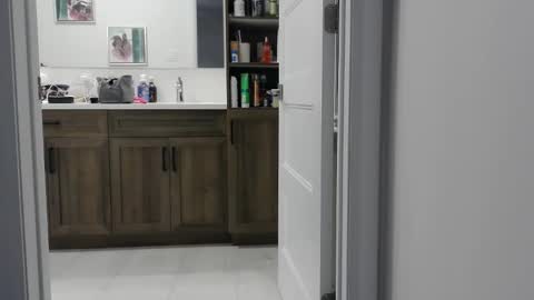 Snapshot of megadon1990 chatting on 12/14/25, 01:44 megadon1990 online show from 12/14/25, 01:44