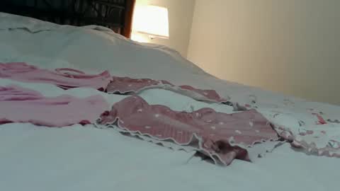 Snapshot of megadon1990 chatting on 12/16/25, 01:43 megadon1990 online show from 12/16/25, 01:43