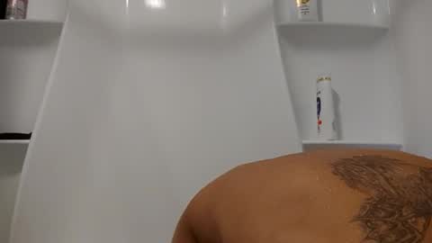 Snapshot of megamanxxx90 chatting on 10/17/25, 01:20 MegamanXXX online show from 10/17/25, 01:20