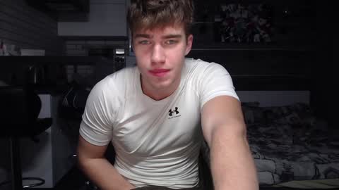 Snapshot of megamaxxxl chatting on 12/16/24, 05:06 Max online show from 12/16/24, 05:06