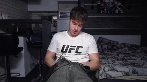 Snapshot of megamaxxxl chatting on 12/17/24, 07:59 Max online show from 12/17/24, 07:59