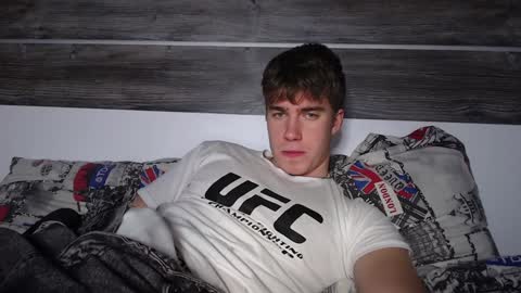 Snapshot of megamaxxxl chatting on 12/20/24, 10:11 Max online show from 12/20/24, 10:11