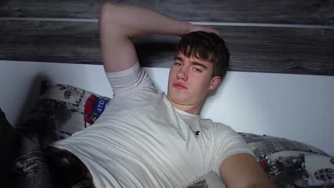 Snapshot of megamaxxxl chatting on 12/25/24, 05:48 Max online show from 12/25/24, 05:48