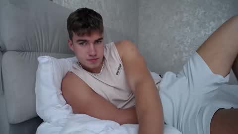 Snapshot of megamaxxxl chatting on 10/13/25, 08:36 Max online show from 10/13/25, 08:36