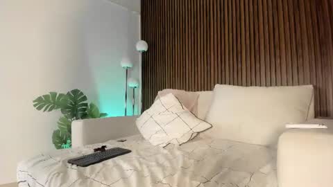 megan online show from 06/11/26, 01:27