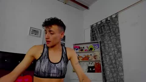 Snapshot of megan_and_clohe chatting on 12/15/25, 05:50 M E G A N online show from 12/15/25, 05:50