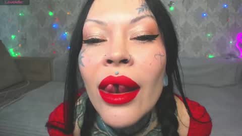Helena Tuman online show from 03/07/25, 09:07