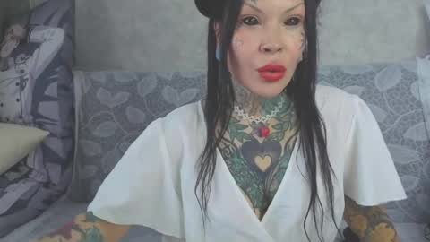 Helena Tuman online show from 05/31/26, 10:22