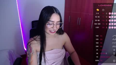 Snapshot of megan_bluee_ chatting on 03/09/25, 02:21 Megan Bluee online show from 03/09/25, 02:21