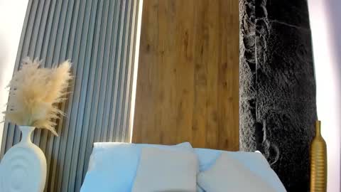 MEGAN COOPER online show from 10/23/25, 12:26