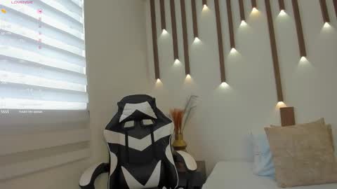 MEGAN COOPER online show from 11/04/25, 07:13