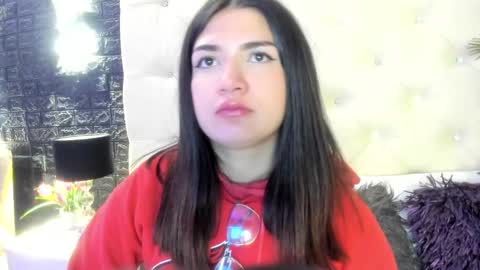 Snapshot of megan_devon chatting on 12/20/24, 11:43     online show from 12/20/24, 11:43