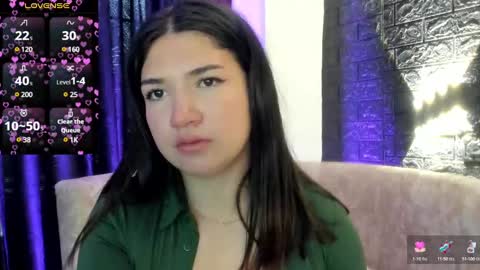 Snapshot of megan_devon chatting on 12/23/24, 11:47     online show from 12/23/24, 11:47