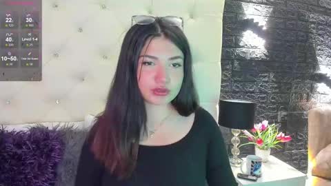 Snapshot of megan_devon chatting on 01/10/25, 11:33     online show from 01/10/25, 11:33