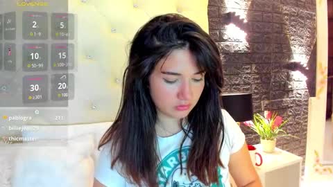 Snapshot of megan_devon chatting on 02/10/25, 05:52     online show from 02/10/25, 05:52
