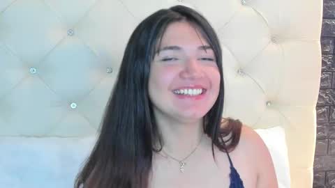 Snapshot of megan_devon chatting on 02/11/25, 05:50     online show from 02/11/25, 05:50