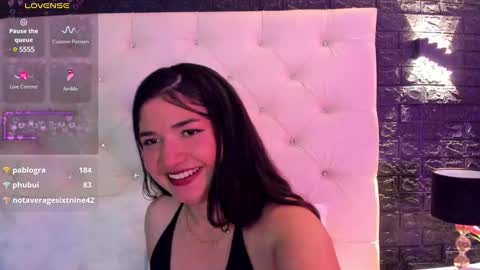 Snapshot of megan_devon chatting on 02/13/25, 02:42     online show from 02/13/25, 02:42