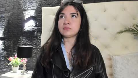 Snapshot of megan_devon chatting on 02/17/25, 11:34     online show from 02/17/25, 11:34