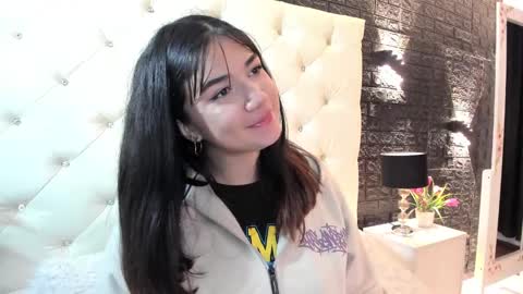 Snapshot of megan_devon chatting on 02/21/25, 11:22     online show from 02/21/25, 11:22