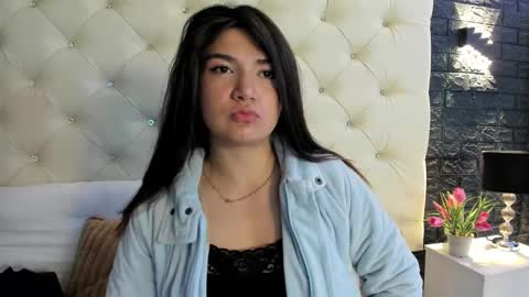 Snapshot of megan_devon chatting on 02/28/25, 11:14     online show from 02/28/25, 11:14