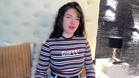 Snapshot of megan_devon chatting on 03/04/25, 11:51     online show from 03/04/25, 11:51
