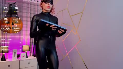 megan do santos online show from 10/31/25, 08:32