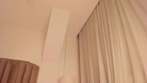 Snapshot of megan_leal1 chatting on 12/02/24, 07:03 online show from 12/02/24, 07:03